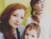 Ну все,с праздником весны поздравлены)Левунтий,чтоб быть красивым на мамин праздник,выстриг челку))