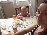 Сидим с малышней обедаем,а