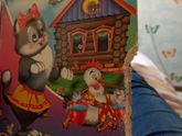 Кушает книжки！