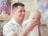 Семейная фотосессия с малышом до года в студии (фото)