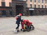 Гулять с 4мя -