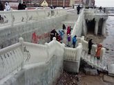 Девочки , отвлекитесь от