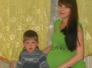 Я с младшим сыном и будущим сыном)