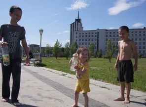 Водная битва во главе младшей доченьки Миланочки))