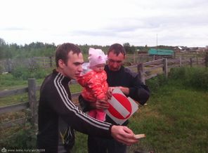 папу с дедом шашлыки кормила)