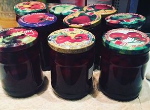 Варенье готово)))) осталось только огурчики с помидорками заготовить))))