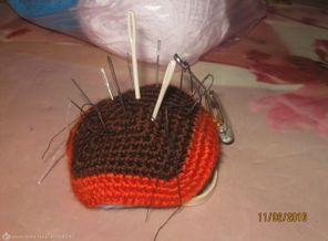 Изничтожаю маленькие остаточки пряжи))) Игольница