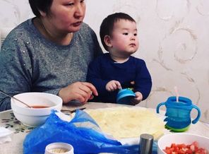 С нашей бабушкой)