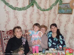 Бабушки пришли поздравить Камиллу