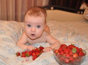 Алиса и клубничка