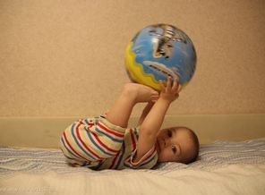 Упражнения с мячом.