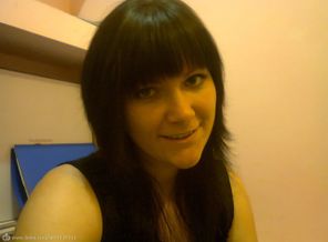 rLoqqkZvAno