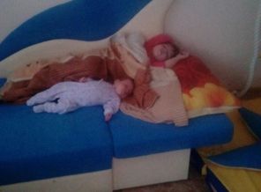 вот так спим днем)))