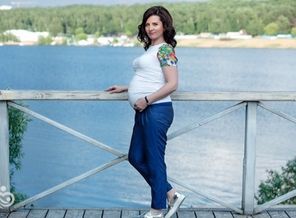 Это июнь, а 15 августа мы уже родились)