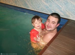 И в бассейн надо поплавать!