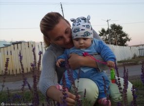 Изучаем цвета и предметы.