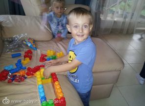 Конструктор - любимая игра!!!