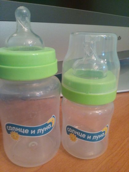 Бутылочки для кормления Солнце и луна. Написала много букв о них