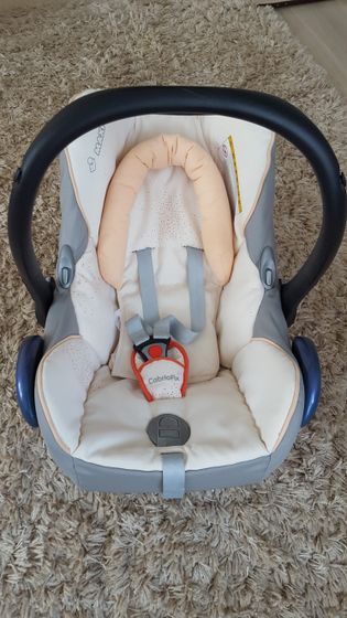 Продам автолюльку Maxi cosi Cabriofix