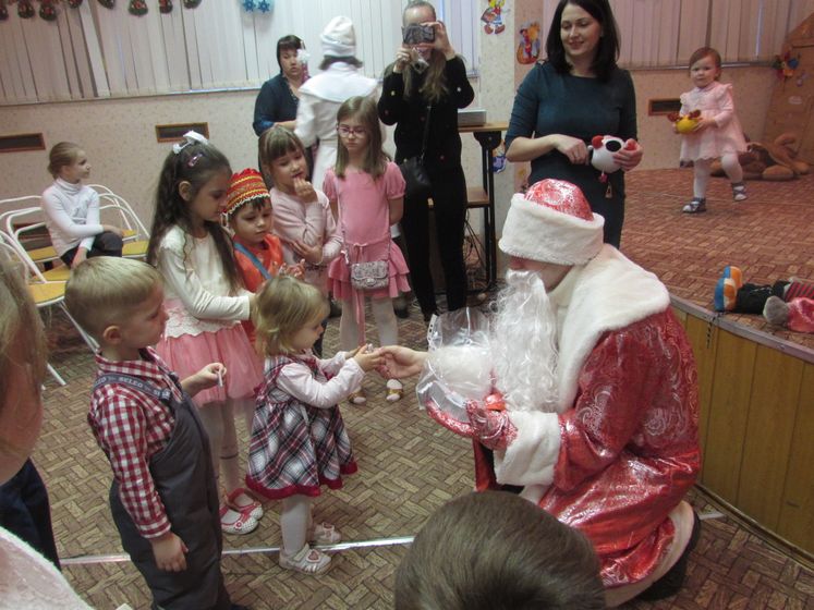 Новогодняя программа в детской библиотеке