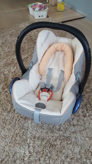 Продам автолюльку Maxi cosi Cabriofix