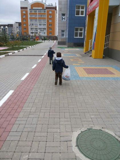 Двойняшки пошли в сад!