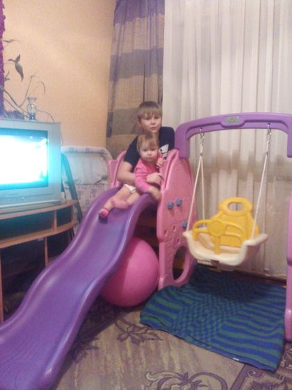 Как бежит время, нам год и месяц.