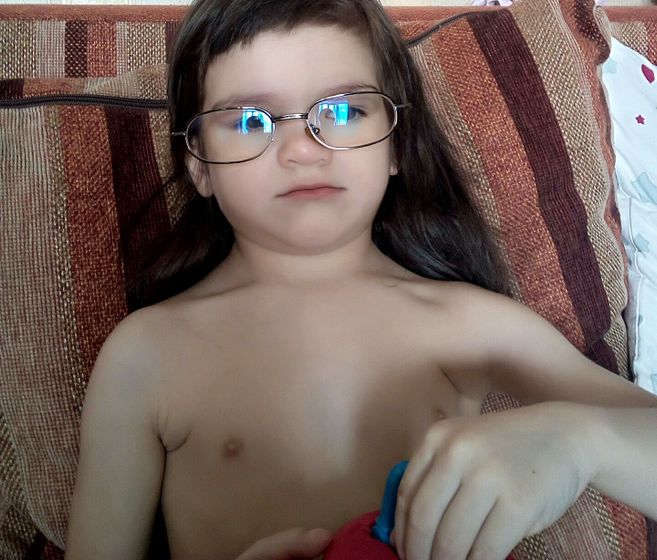 Сюрьезная девочка.😀😀😀😀