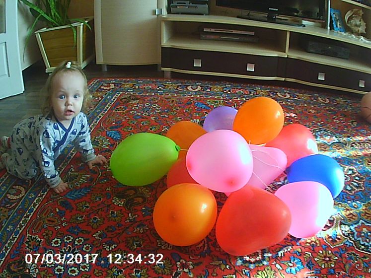"Анечке 1 годик 1 месяц"