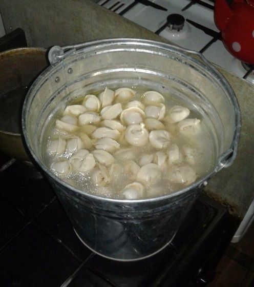 Красиво живет...