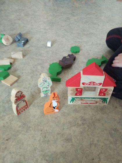 Игрушки и развивашки для бедных))