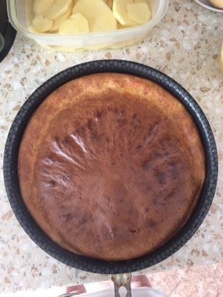 Заливной пирог с картошкой и колбаской?