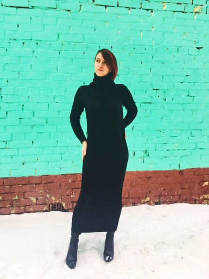 Тёплое длинное платье