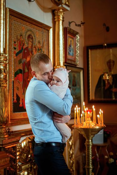 О таинстве крещения малышей