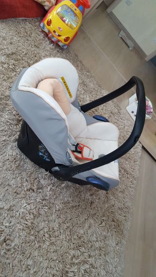 Продам автолюльку Maxi cosi Cabriofix