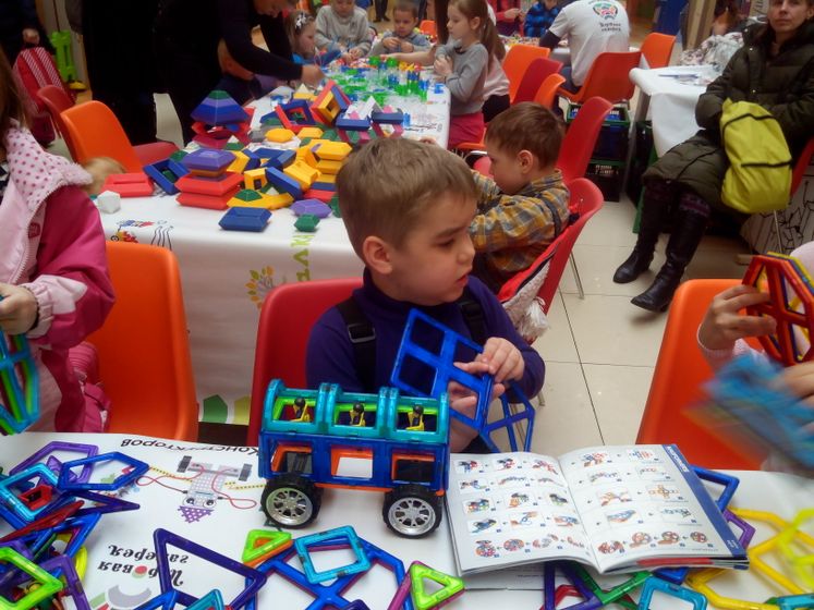 Праздник конструкторов в ТЦ 