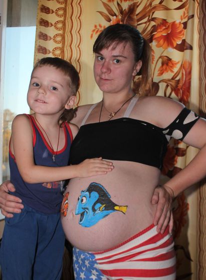 И еще один рисуночек на пузике)30 неделек)