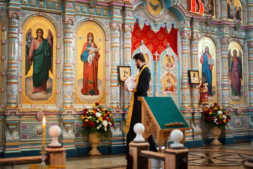 О таинстве крещения малышей
