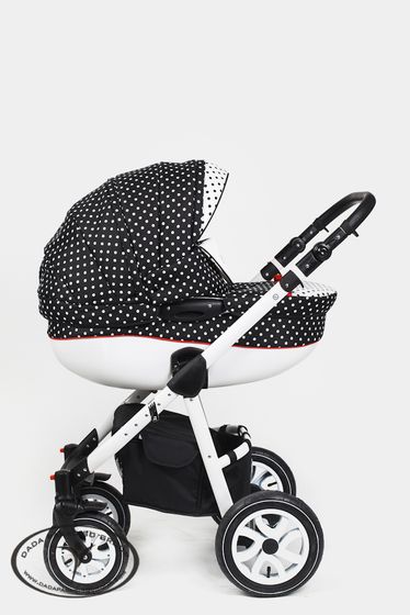 Какая коляска лучше Dada Paradiso Glamour Dots или Hauck Miami 4S Trio Set
