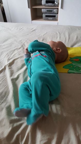Чужой карман всегда толще, чужая работа всегда легче, чужие проблемы всегда проще... И только свои дети - всегда лучше!