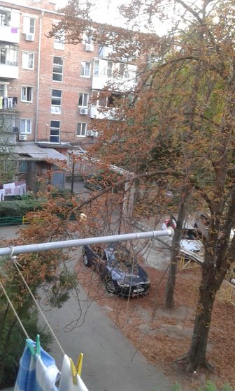 девчонки поделитесь что у вас за окно