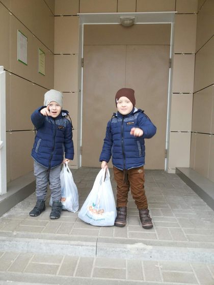Двойняшки пошли в сад!